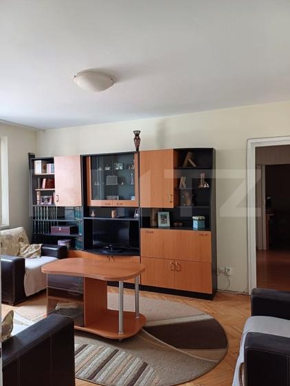 Apartament cu 3 camere decomandat, mobilat în Sud