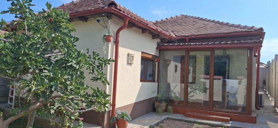 Vindem Casa in Lumina - 2