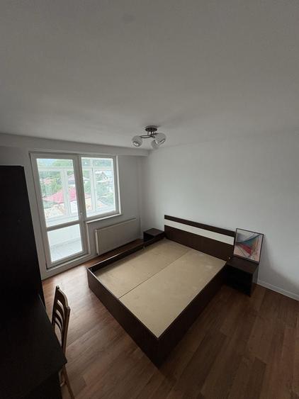 Apartament cu 3 camere decomandat în Exterior Vest