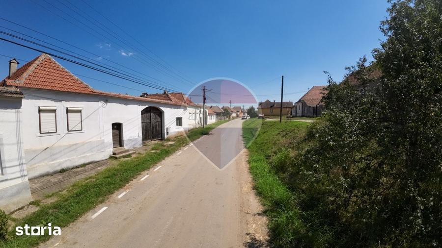 Casă cu 4 camere cu Teren 1169 Mp în Șeica Mică
