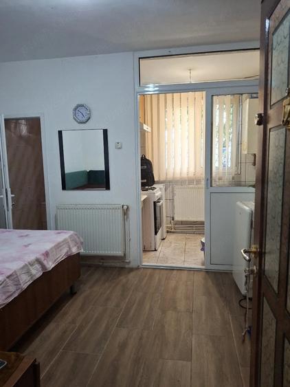 Garsonieră decomandată în Central