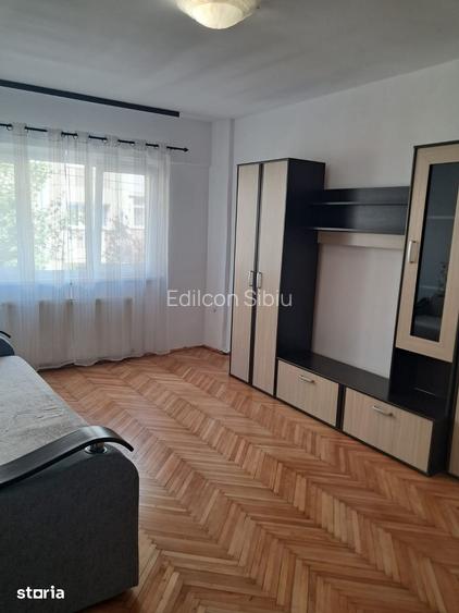 Apartament 3 camere etaj 1, strada Siretului