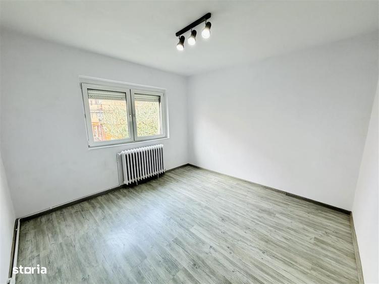 Apartament cu 2 camere decomandat în Vasile Aaron
