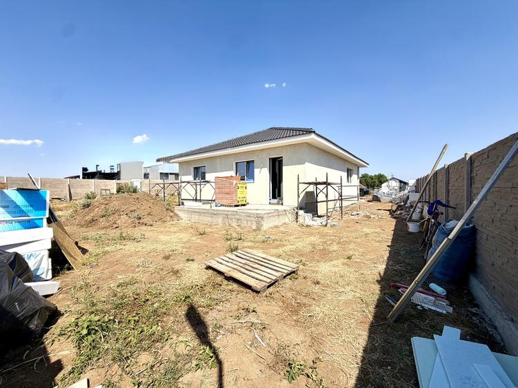 Casă individuală cu 4 camere cu Teren 372 Mp în Sânandrei