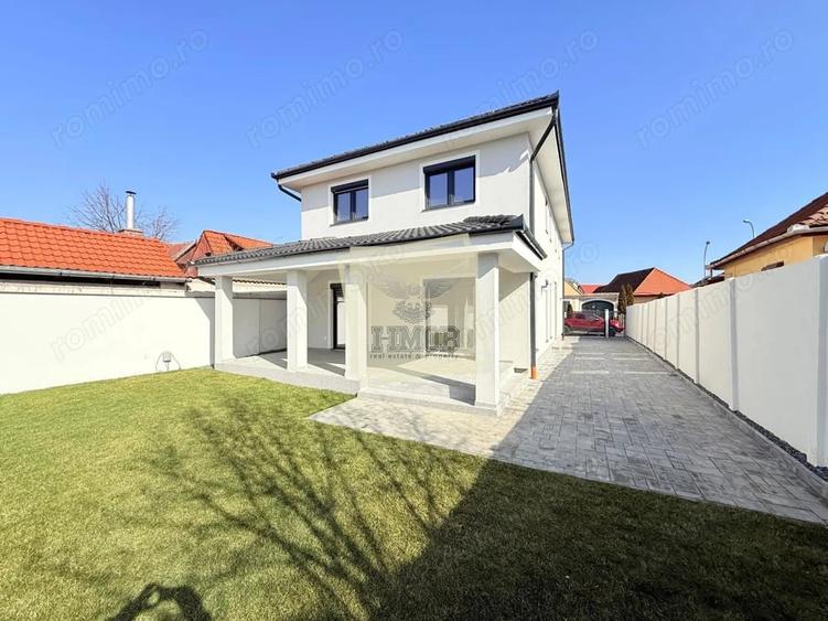 Casă cu 7 camere cu Teren 644 Mp în Central