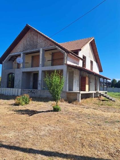 Duplex cu 6 camere cu Teren 659 Mp în Potoceni