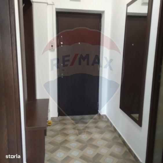 Garsonieră decomandată în Universitate