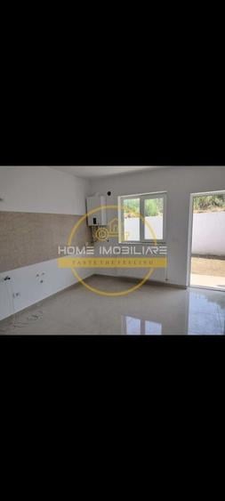 Duplex cu 4 camere cu Canalizare în Vișani