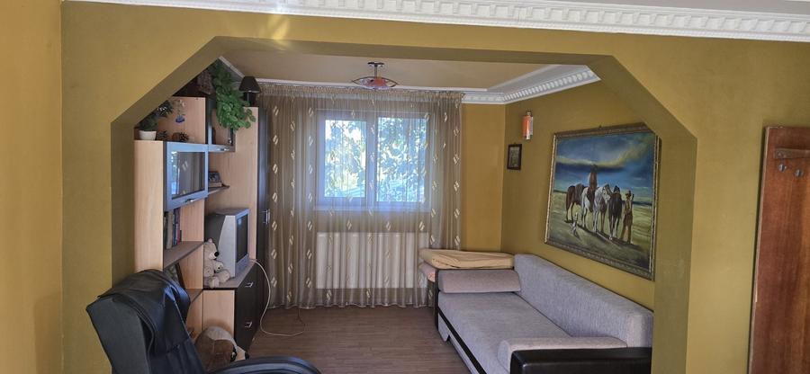 Casă cu 4 camere cu Teren 3500 Mp în Central