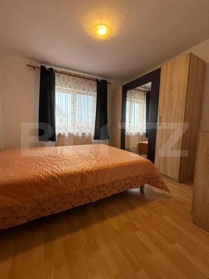 Apartament cu 3 camere decomandat în Tractorul