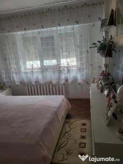 Apartament cu 4 camere decomandat în Simion Bărnuțiu