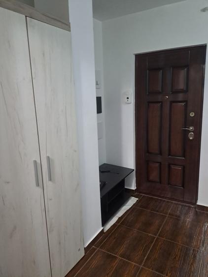 Apartament cu 2 camere decomandat în Micro 17