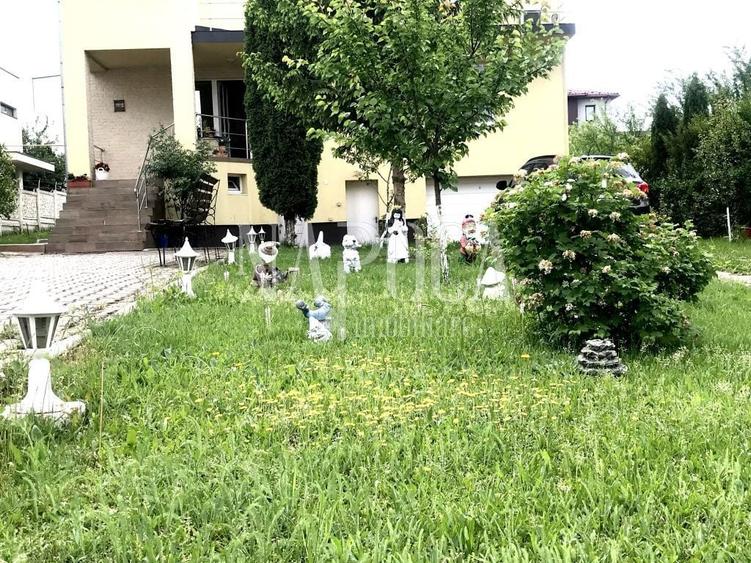 Casă individuală cu 7 camere cu Canalizare în Europa