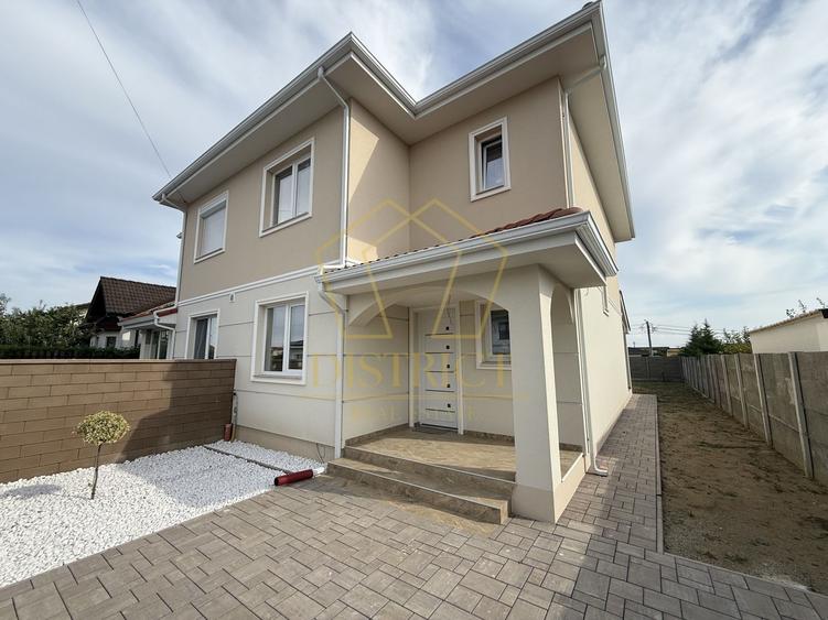 Duplex cu 4 camere cu Canalizare în Moșnița Veche