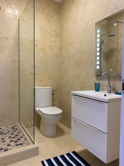 Apartament cu 3 camere semidecomandat, mobilat în Dămăroaia