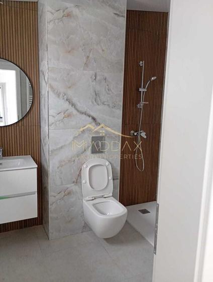 Apartament cu 4 camere semidecomandat în Grozăvești