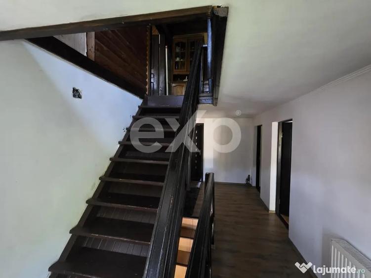 Casă cu 7 camere cu Teren 789 Mp în Voineasa