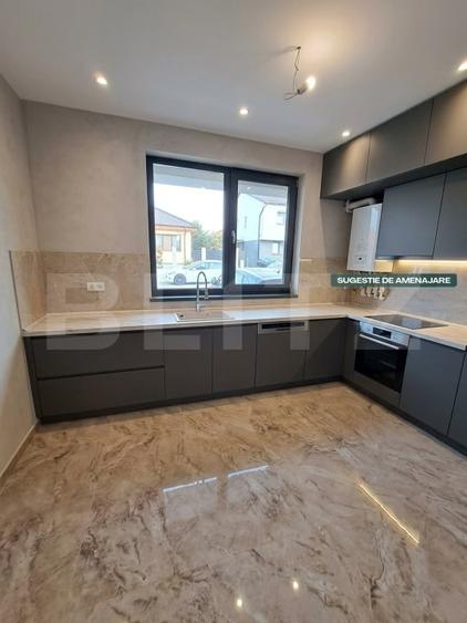 Duplex cu 3 camere cu Canalizare în Sânpetru