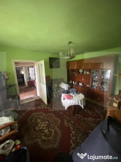 Casă cu 3 camere cu Teren 2100 Mp în Central