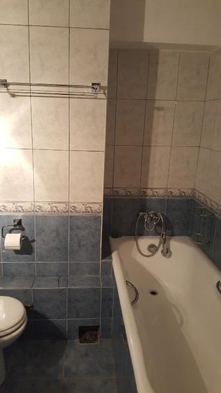 Apartament cu 3 camere decomandat, mobilat în Piața Unirii