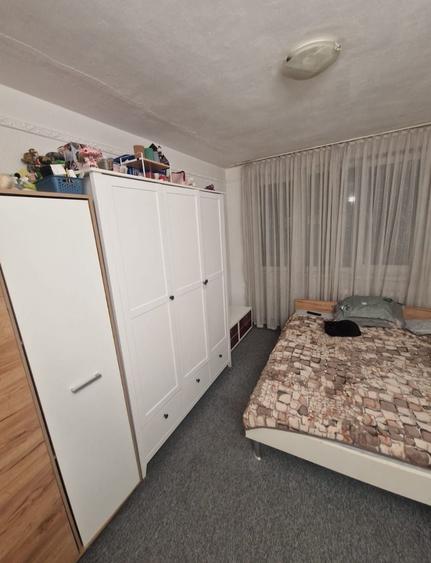 Apartament cu 4 camere semidecomandat în Central
