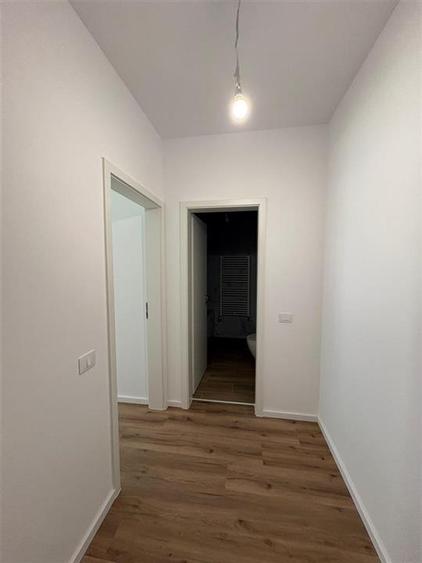 Apartament cu 2 camere decomandat în Tractorul