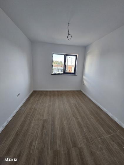 Casă cu 4 camere cu Teren 335 Mp în Trivale