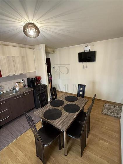 Apartament cu 3 camere decomandat, mobilat în Dâmbovița