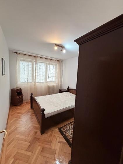 Apartament cu 2 camere semidecomandat, mobilat în Alexandru Obregia