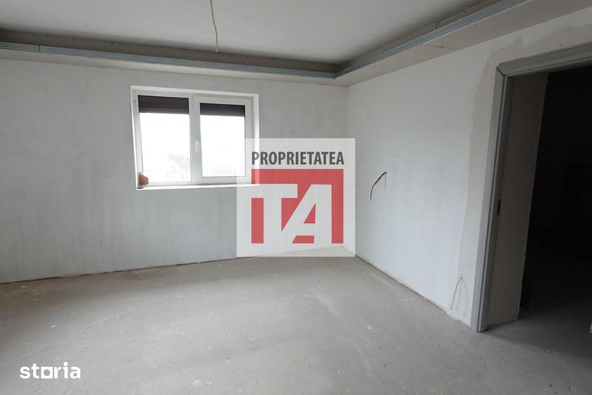 Casă cu 3 camere cu Teren 1733 Mp în Valea Chioarului