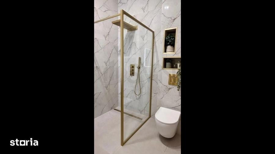 Apartament cu 4 camere în Romană