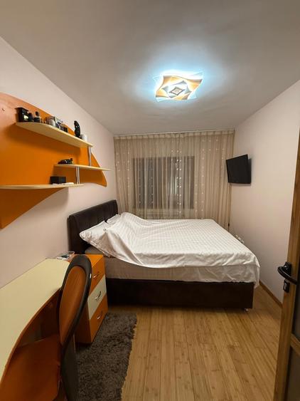 Apartament cu 3 camere decomandat în Gară