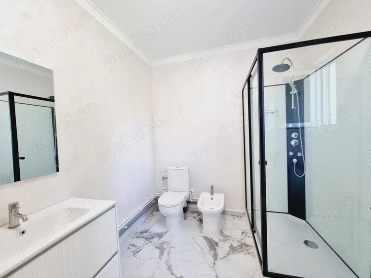 Casă cu 3 camere cu Teren 240 Mp în Central