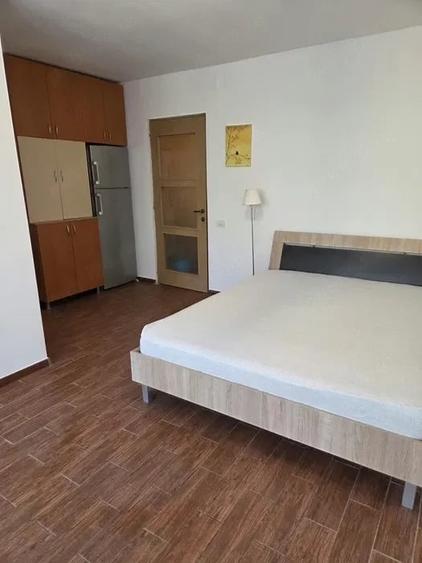 Garsonieră semidecomandată în Titan