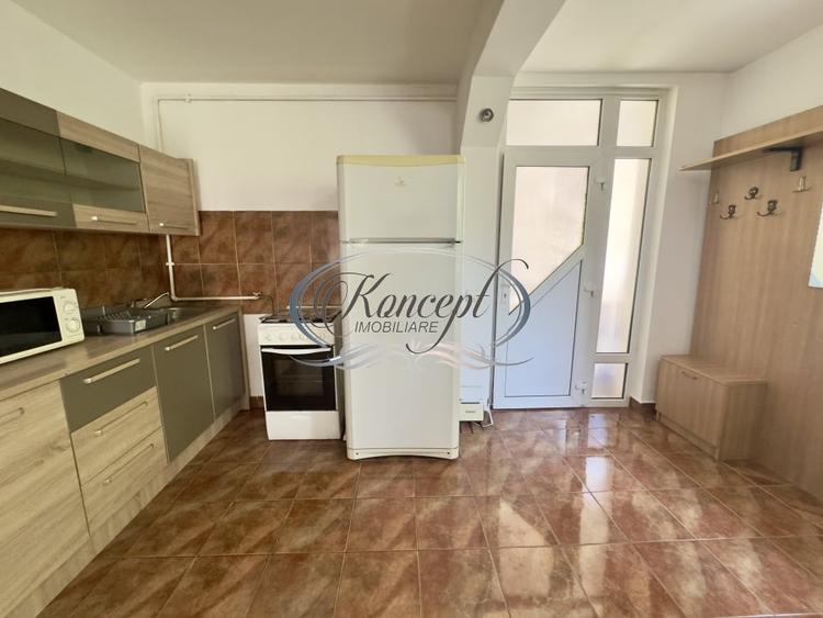 Apartament cu 3 camere semidecomandat, mobilat în Mărăști