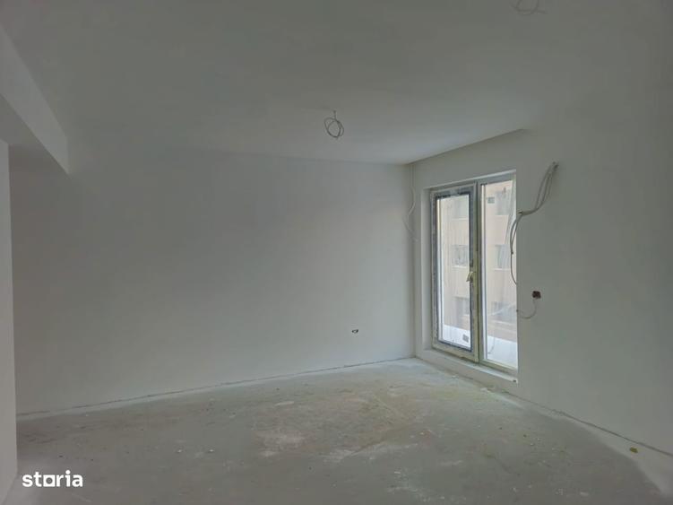Apartament cu 4 camere în Berceni