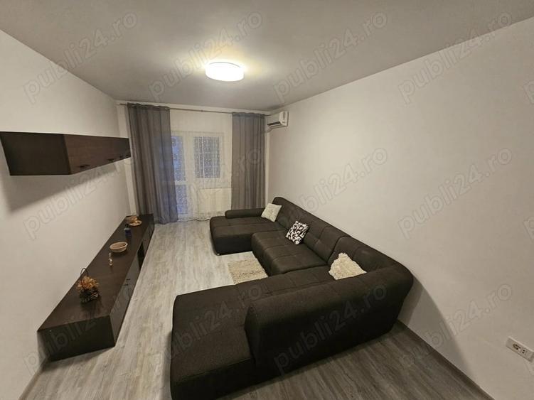 Apartament cu 2 camere decomandat în Apărătorii Patriei