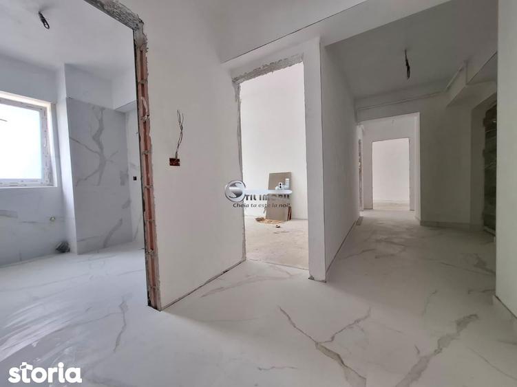 Apartament cu 3 camere decomandat în Galata