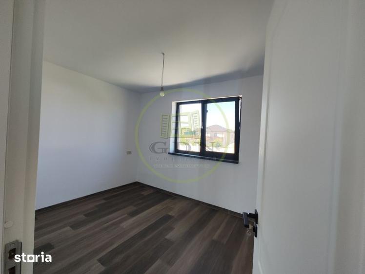 Casă cu 4 camere cu Teren 340 Mp în Malu Mare
