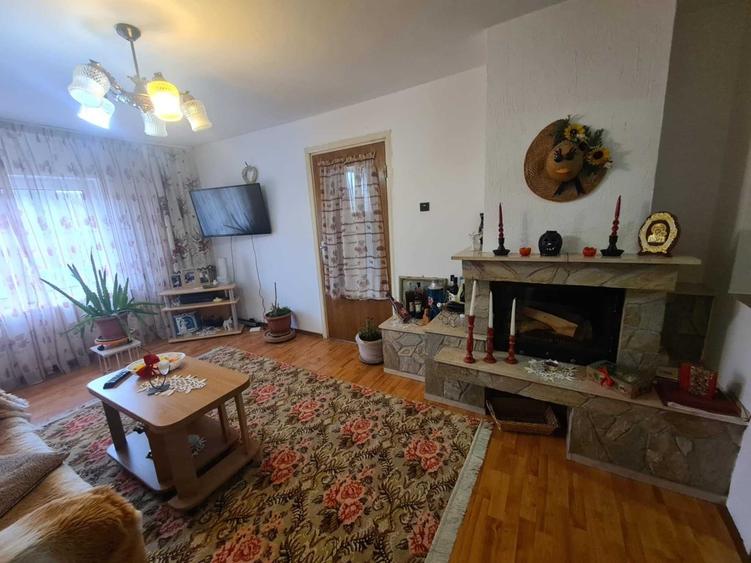 Casă cu 4 camere în Central