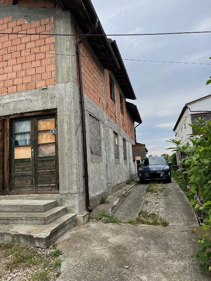 Casă individuală cu 5 camere cu Teren 690 Mp în Slobozia Moară