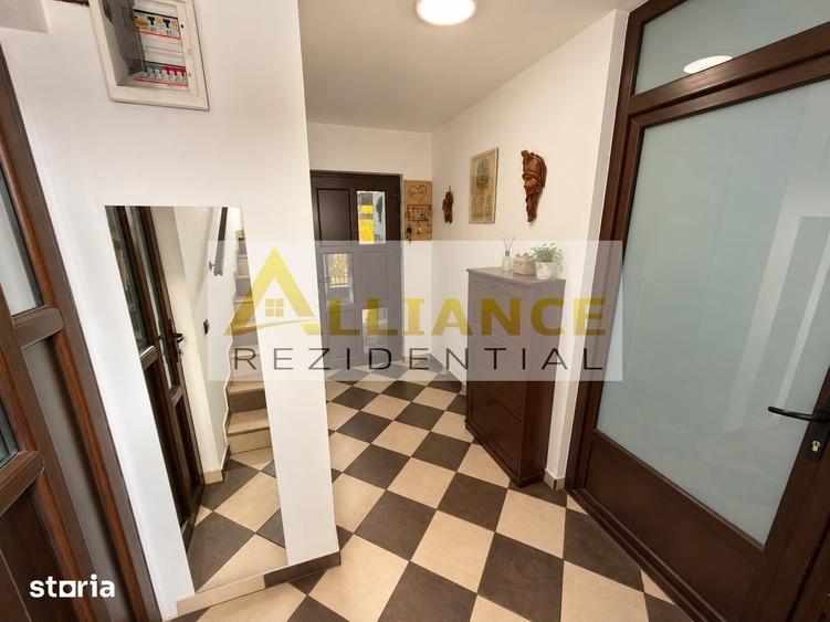 Casă cu 5 camere cu Teren 478 Mp în Central
