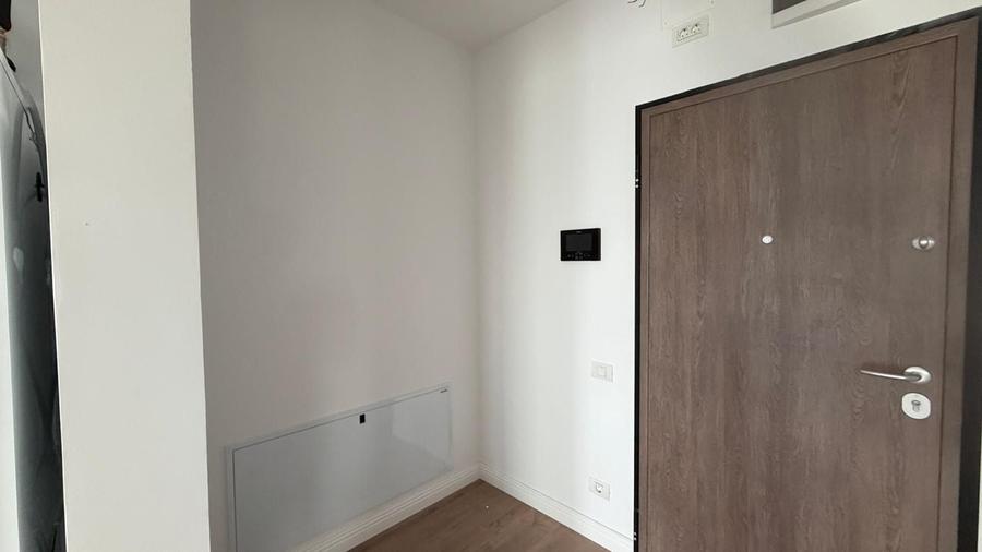 Apartament cu 3 camere semidecomandat în Pipera