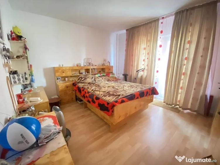 Apartament cu 4 camere decomandat în 13 Septembrie