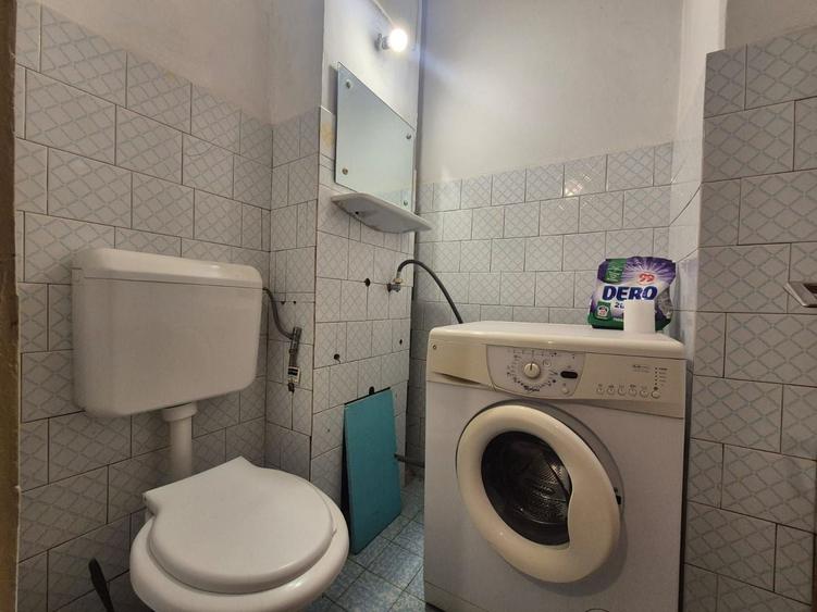 Apartament cu 3 camere decomandat în Astra