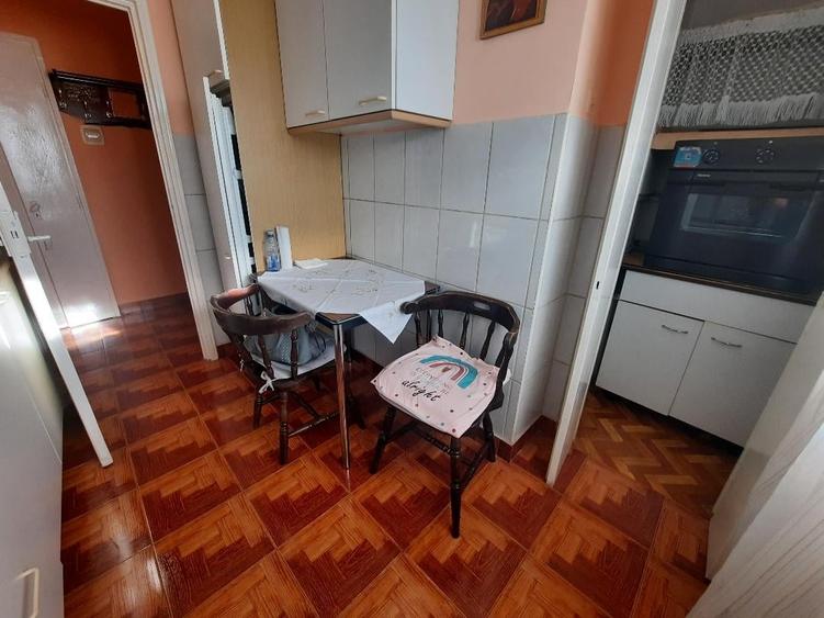 Apartament cu 2 camere semidecomandat, mobilat în Cantemir
