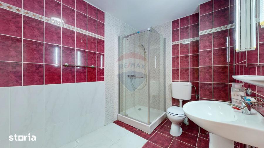De vanzare proprietate mare S+P+1+M, comision 0% - 4