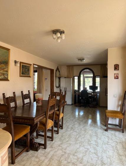 Casă cu 6 camere cu Teren 1000 Mp în Central