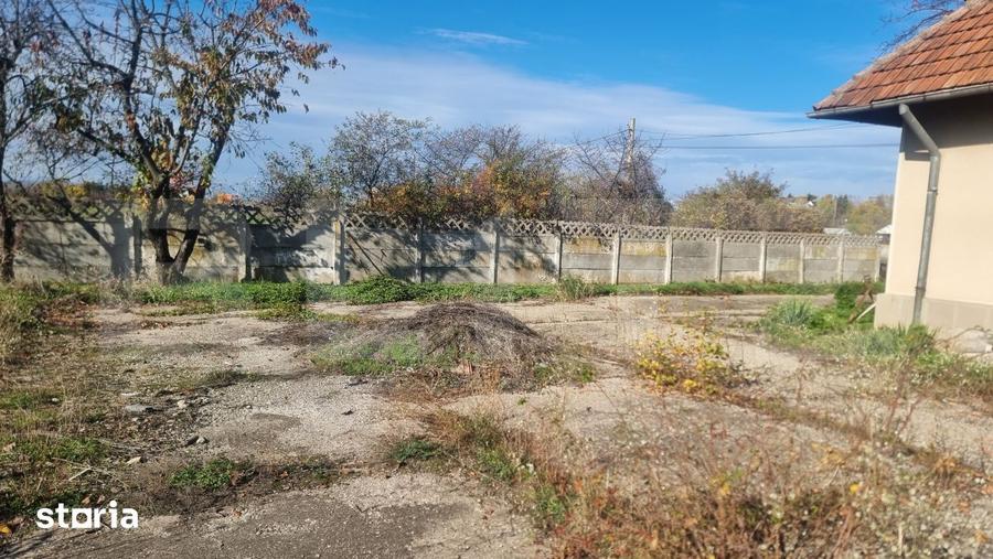 Casă cu 6 camere cu Teren 1200 Mp în Târgșoru Vechi