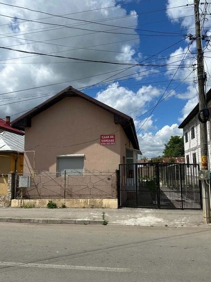 Casă cu 3 camere în Central